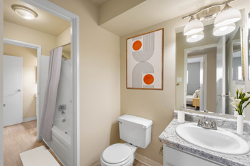 Bella Terra at City Center - Bathroom